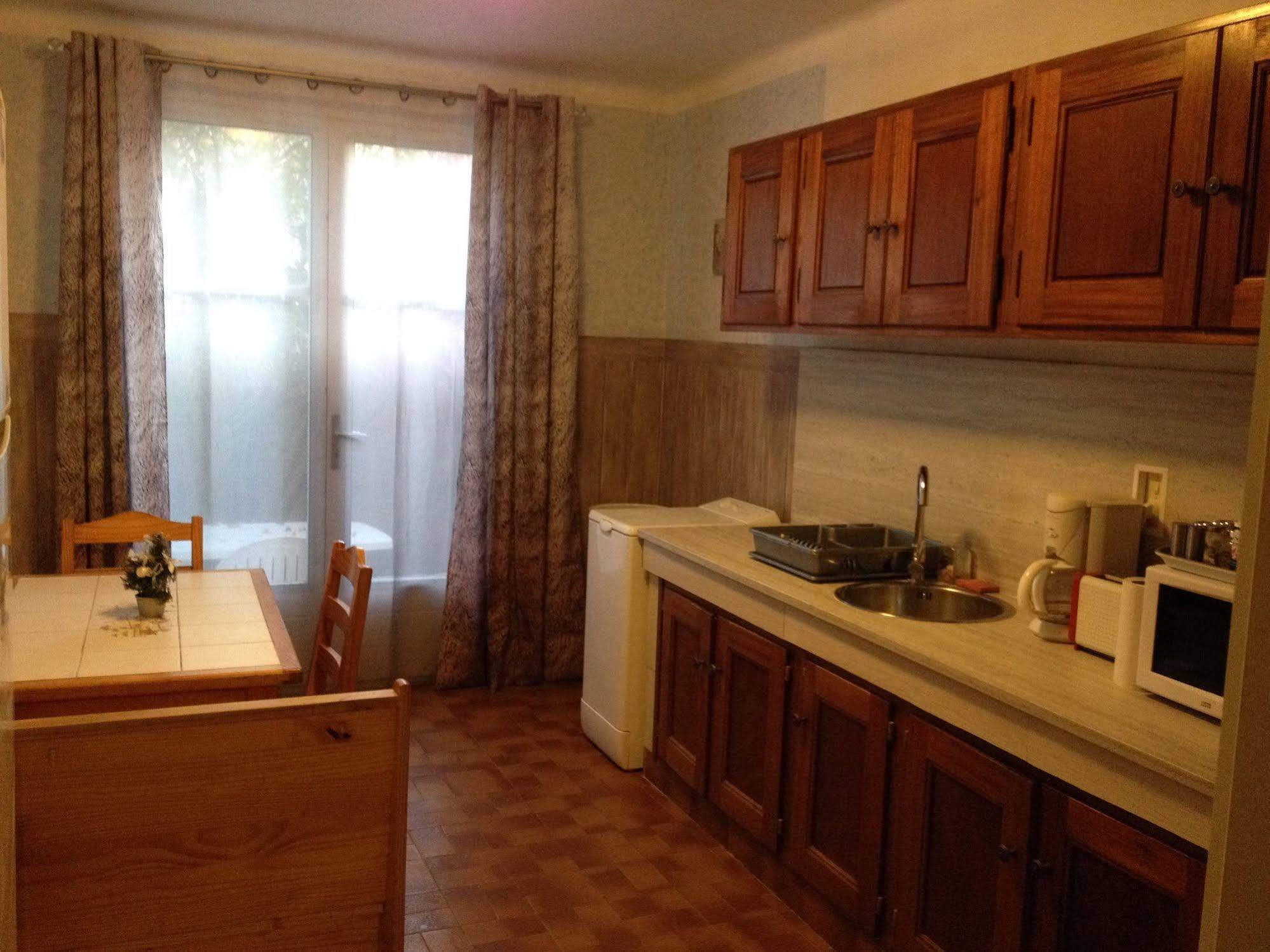 Appartement La Plage En Provence Le Pradet Eksteriør billede